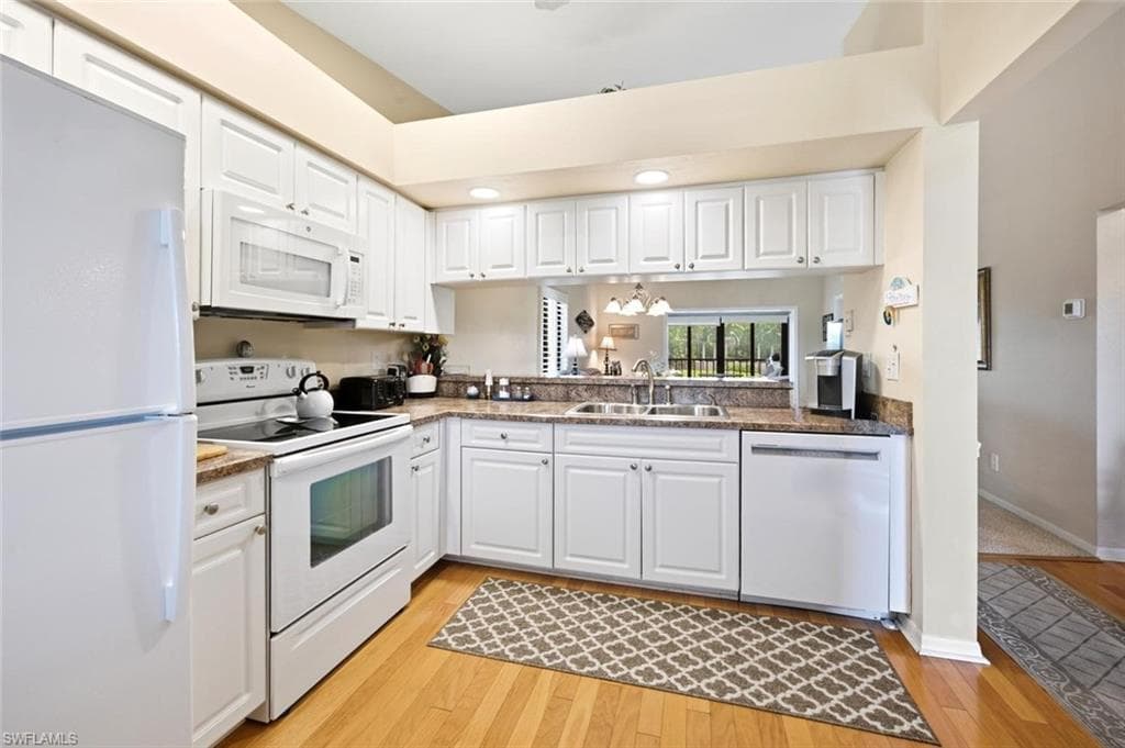 7360 Saint Ives WAY 2301-20