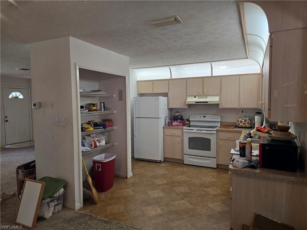 114 Highlands Lake DR-10