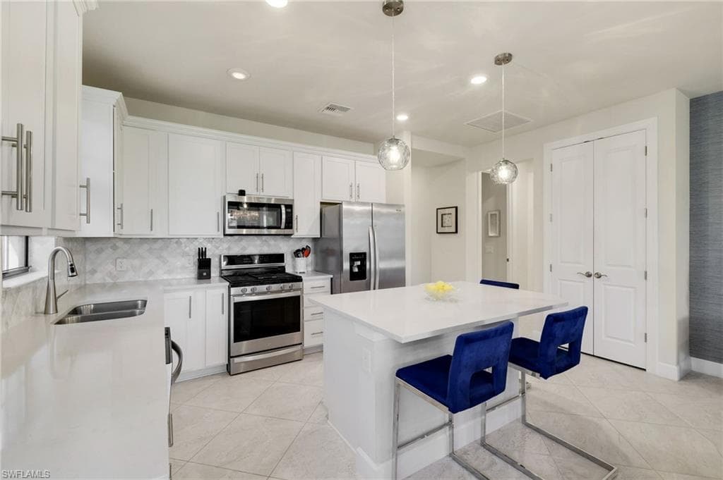 17323 Terracina DR-12
