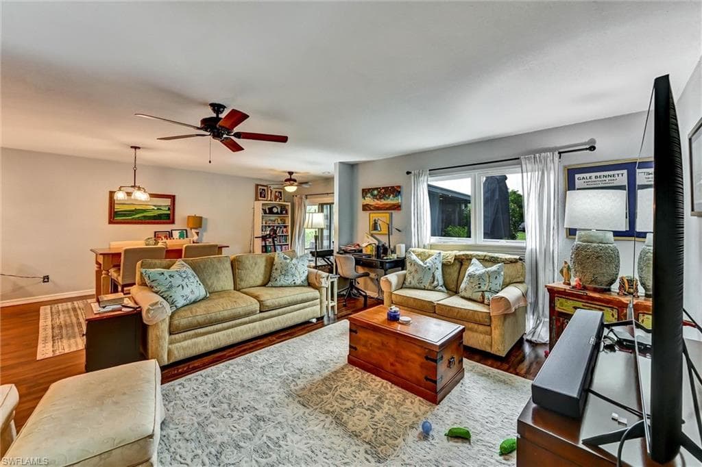 4259 Island CIR 3-4