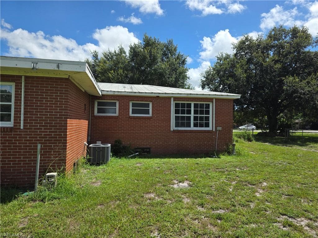 615 New Market RD W-12