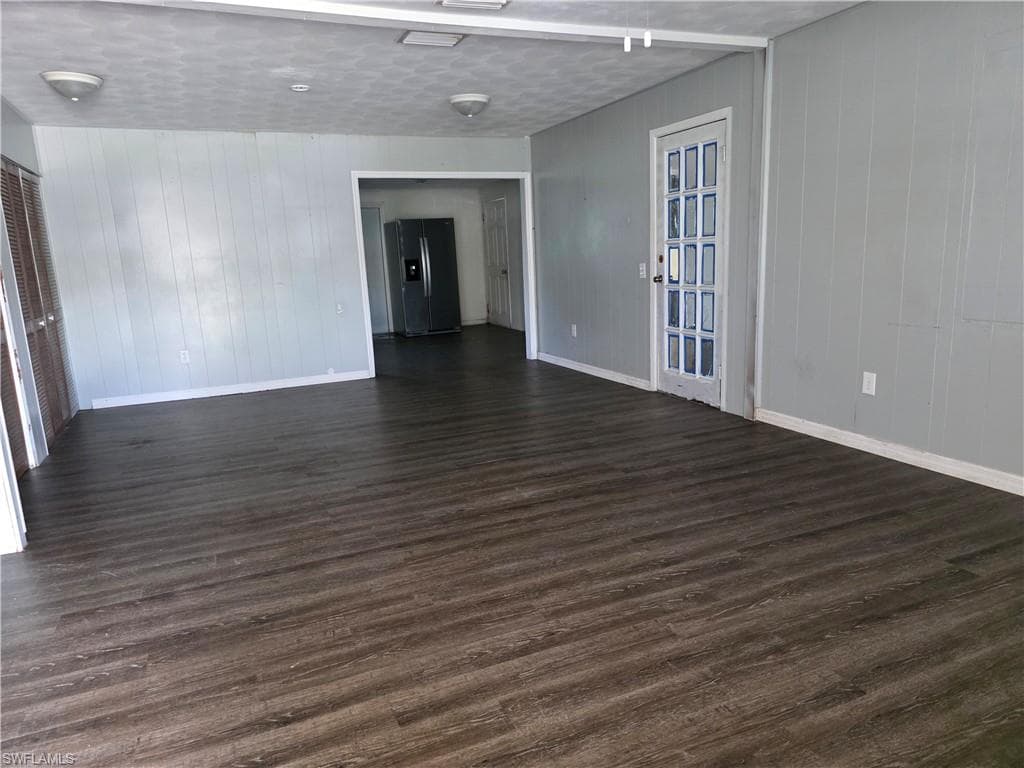 615 New Market RD W-18