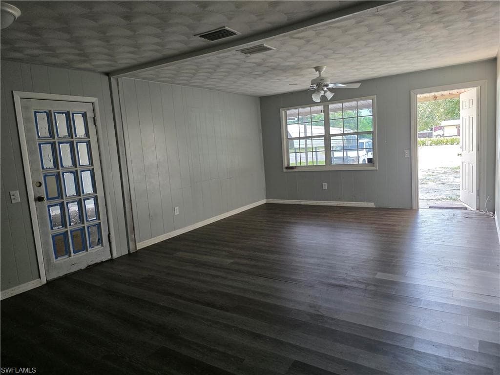 615 New Market RD W-19