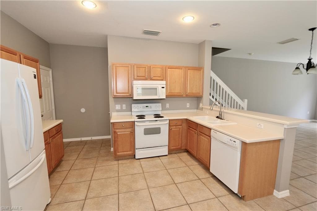 1055 Albany CT 217-3
