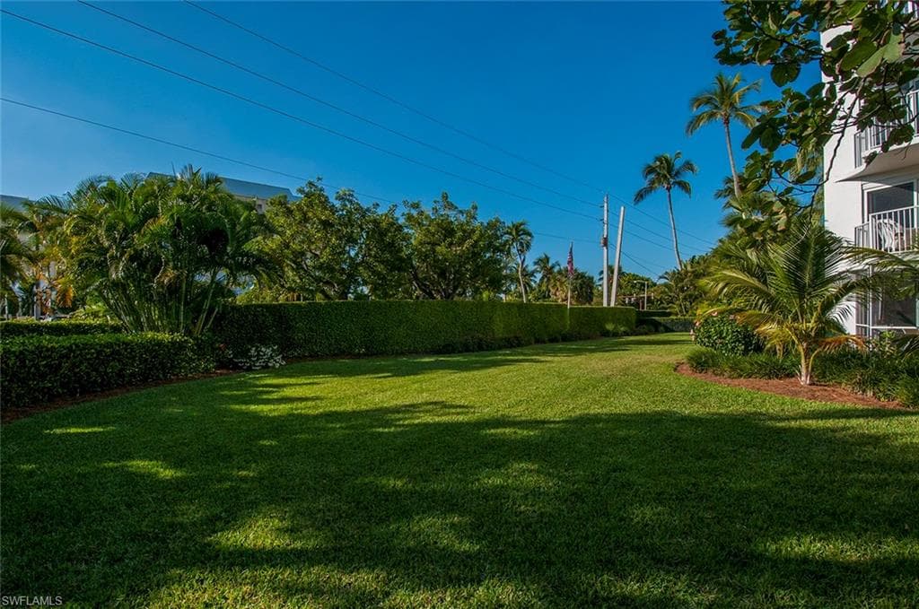 1300 Gulf Shore BLVD N 406-25