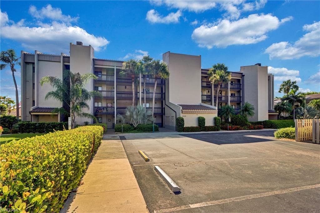 4240 Steamboat BEND 303-24