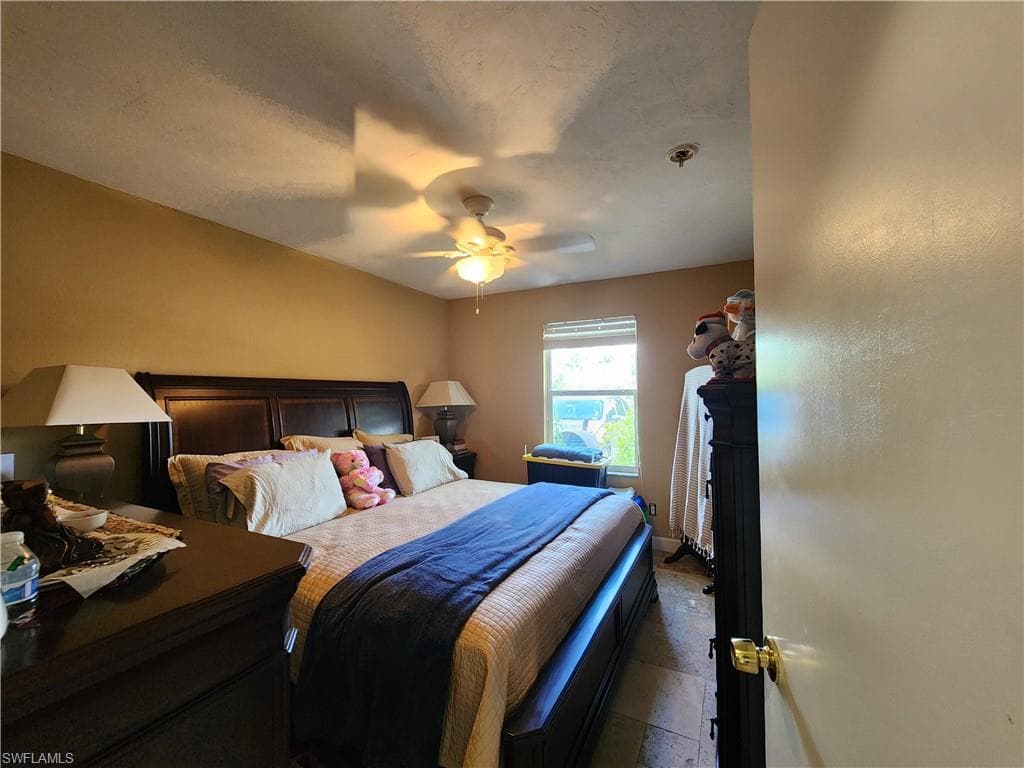 5242 Texas AVE-10