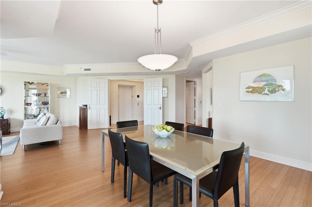 285 Grande WAY 401-8