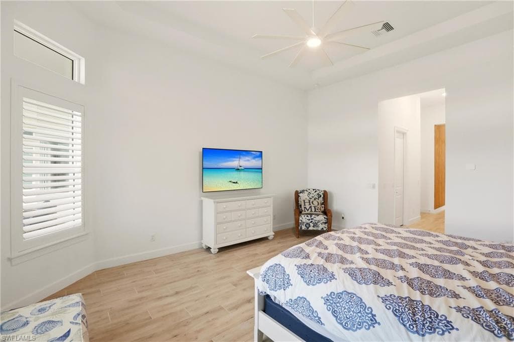 11420 Canal Grande DR-29