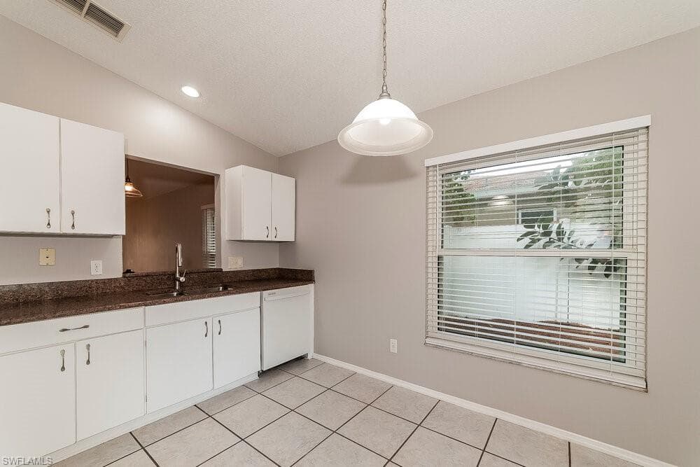 3575 Chinaberry LN-6