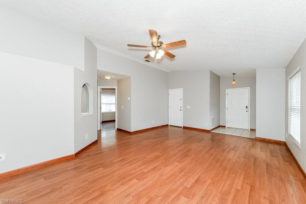 3575 Chinaberry LN-3