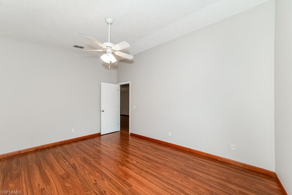 3575 Chinaberry LN-9
