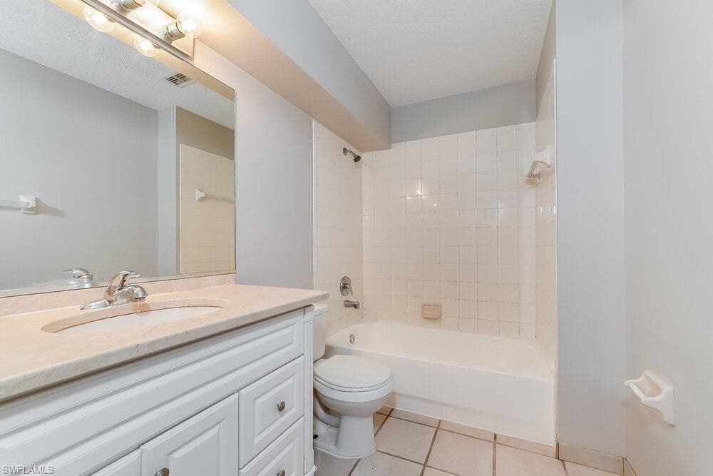 3575 Chinaberry LN-10