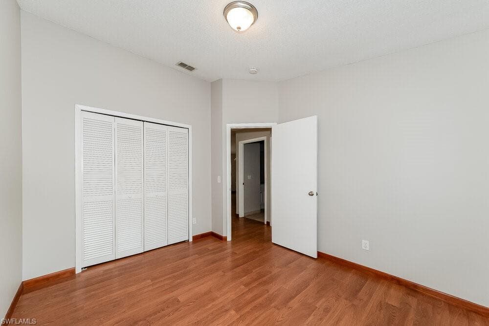 3575 Chinaberry LN-14