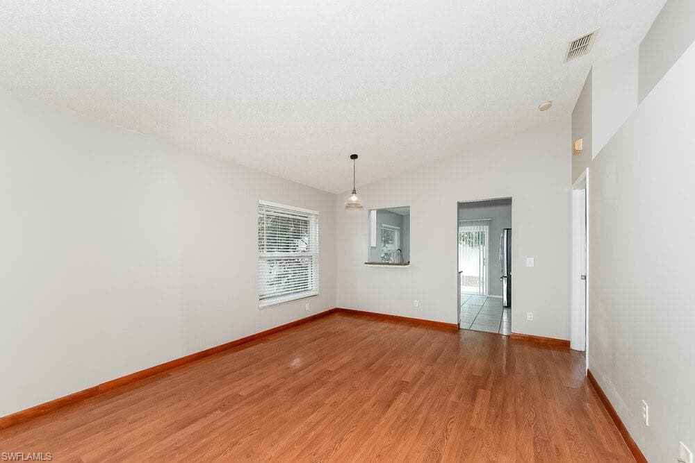3575 Chinaberry LN-4