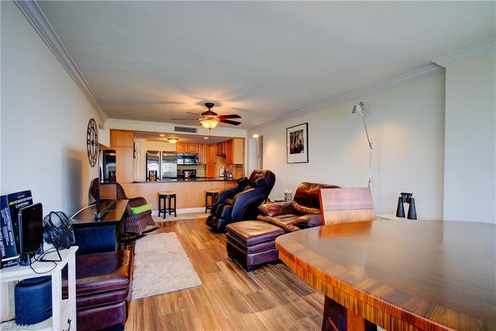 1900 Clifford ST 303-14