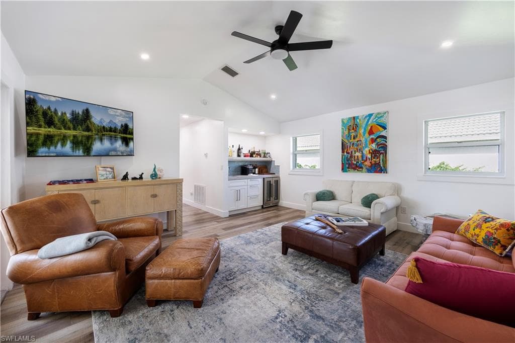 9986 Mar Largo CIR-9