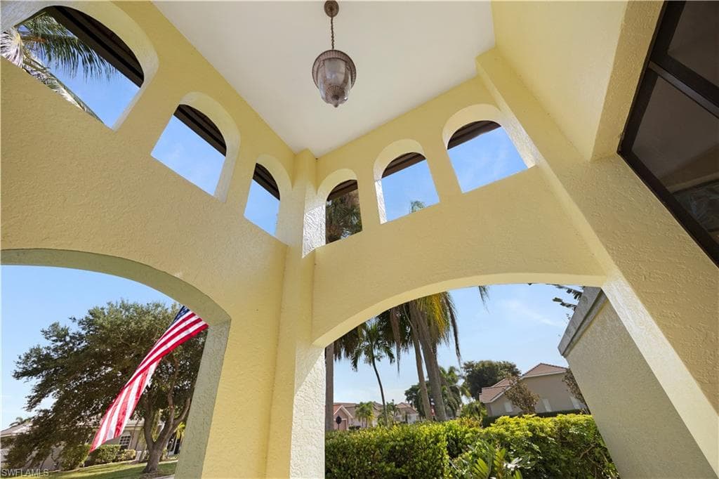 9986 Mar Largo CIR-8