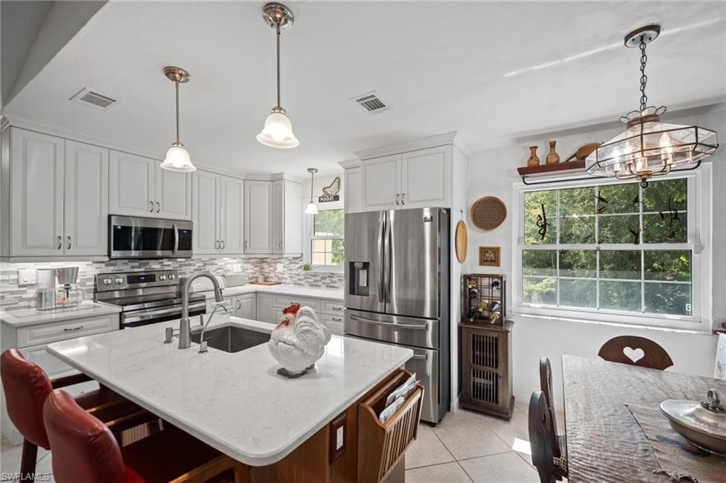 4472 Lake Heather CIR-9