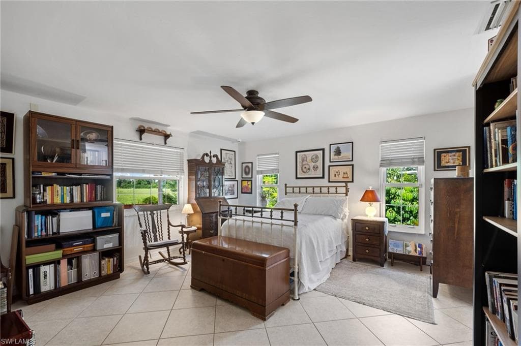 4472 Lake Heather CIR-14