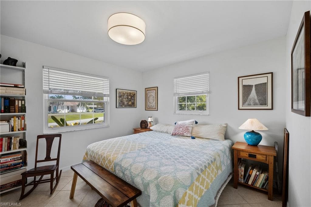 4472 Lake Heather CIR-18