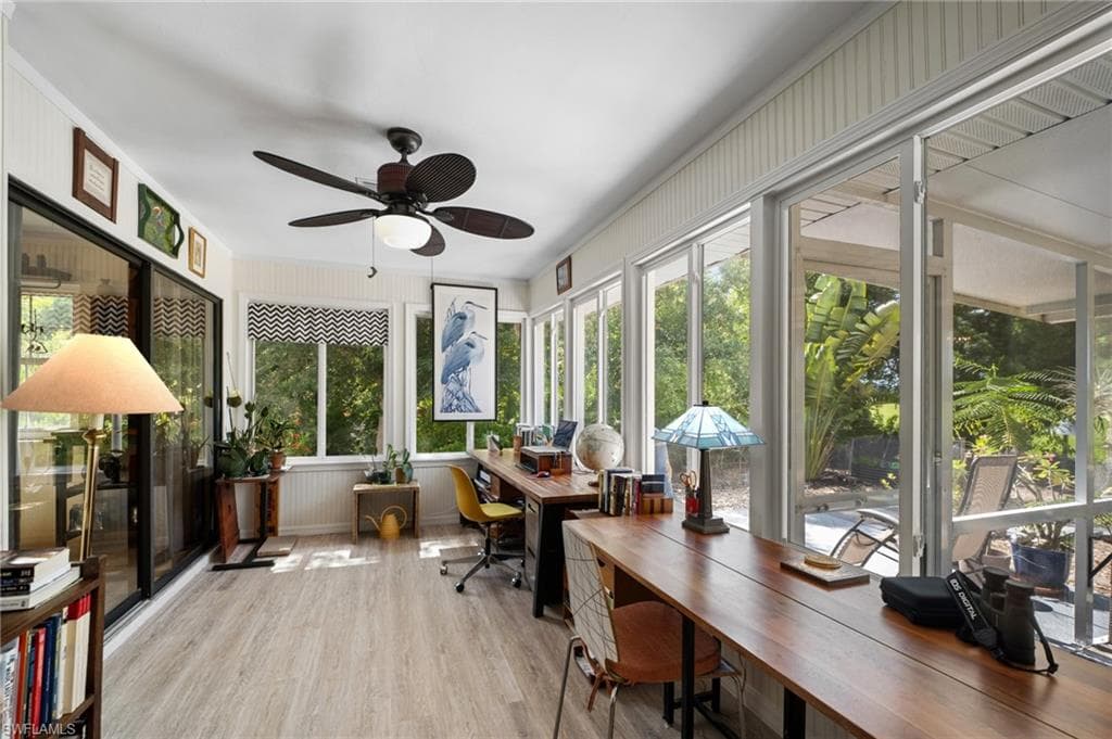 4472 Lake Heather CIR-21