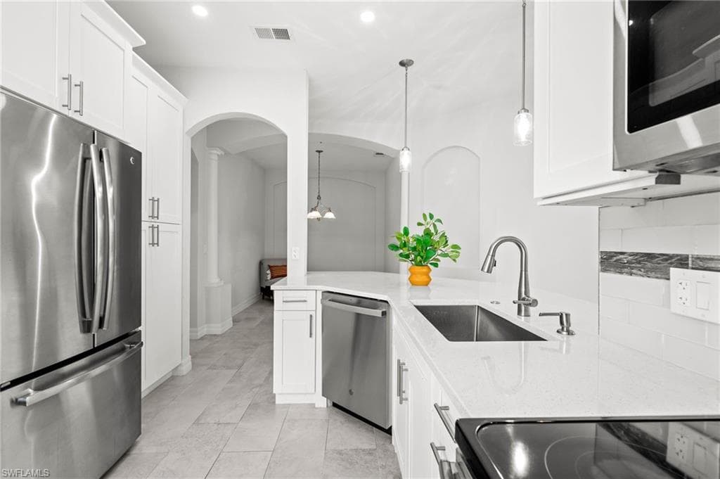 14105 Winchester CT 504-7