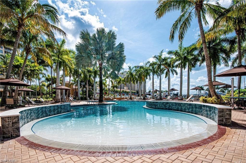 6061 Silver King BLVD 203-6