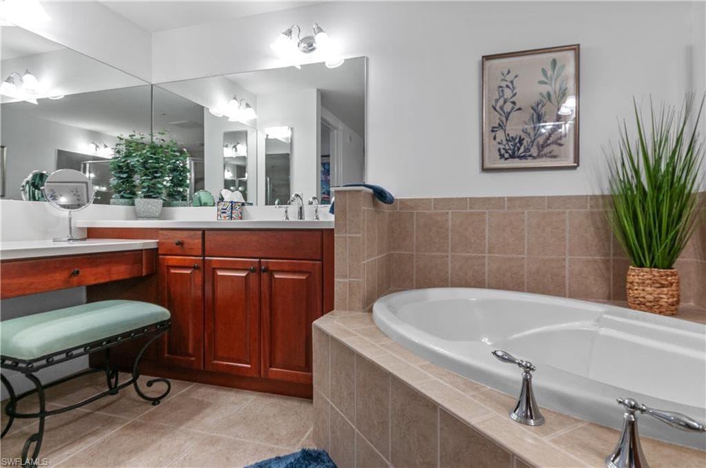 6061 Silver King BLVD 203-51