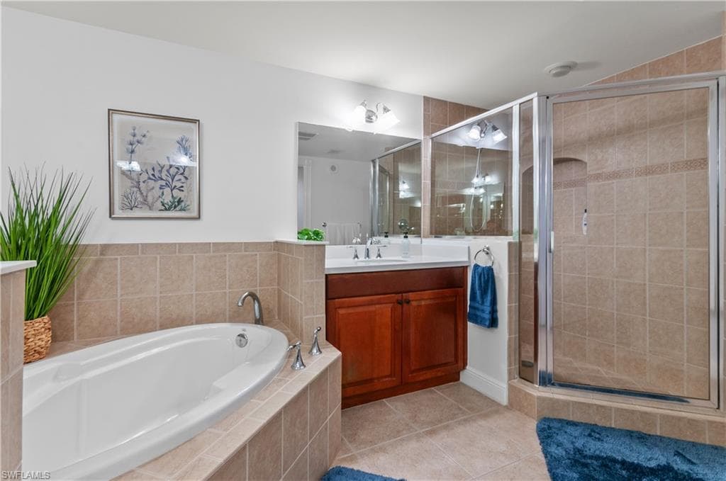 6061 Silver King BLVD 203-50