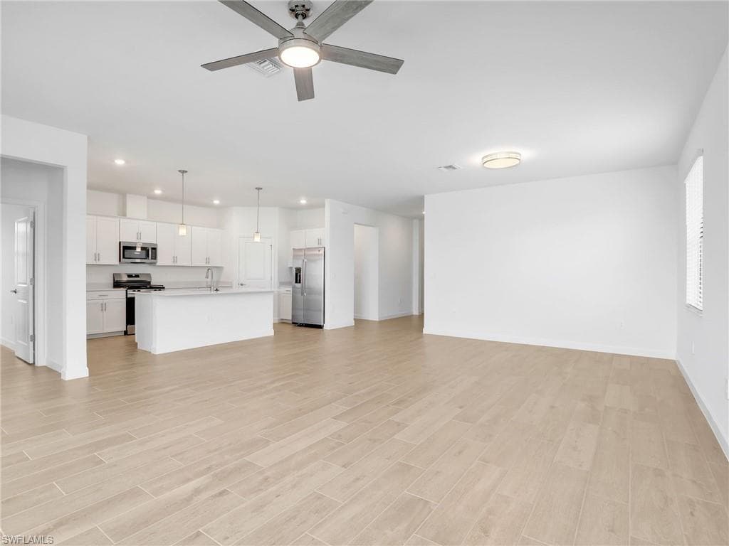 20416 Verawood LOOP-12