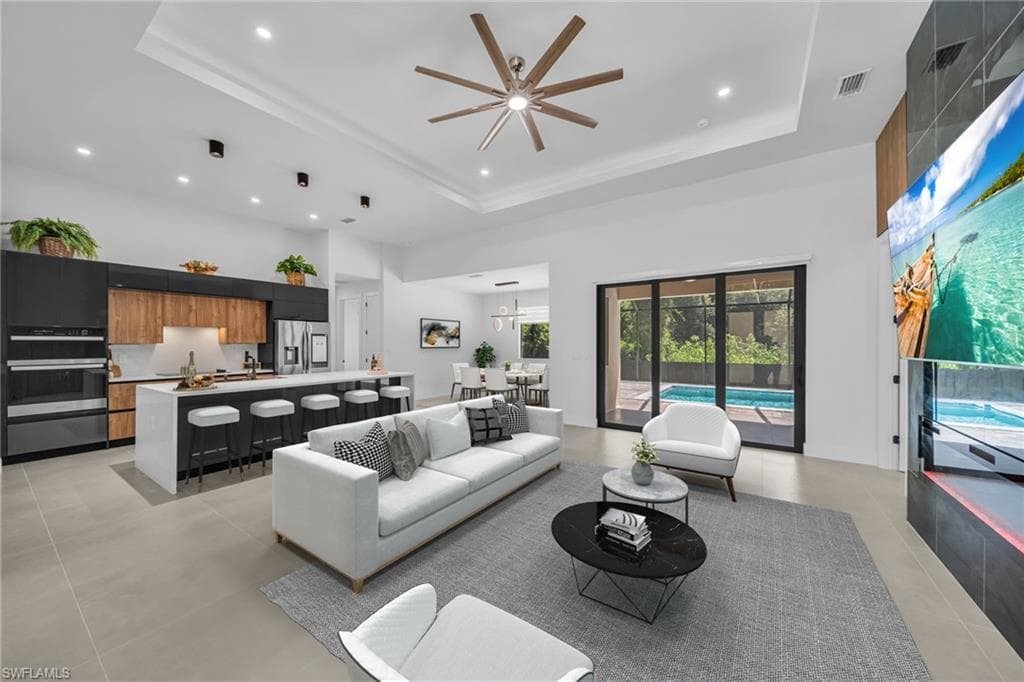 2012 Robert AVE-8