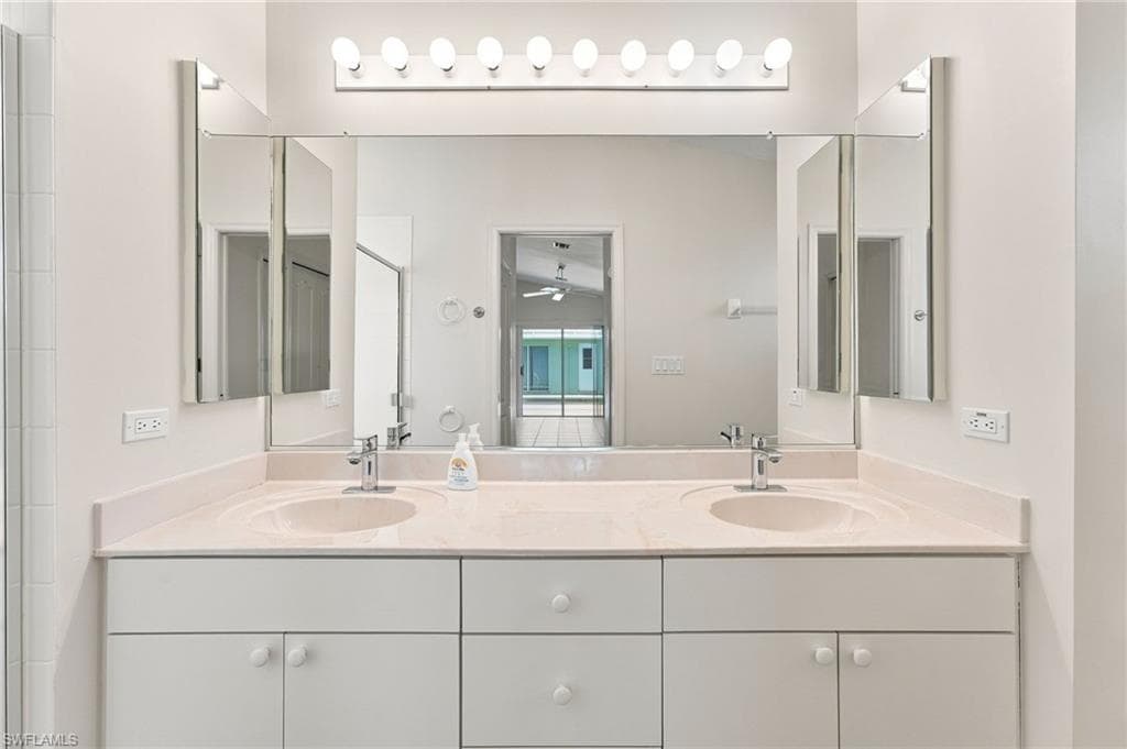 17518 Plumera LN-15
