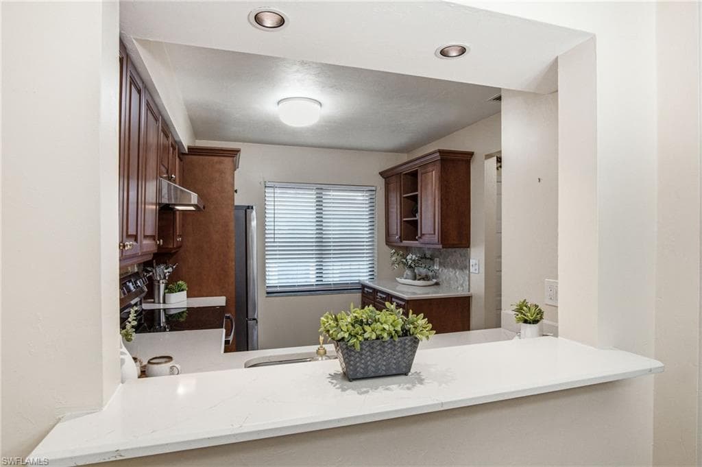 221 Fox Glen DR 2302-12