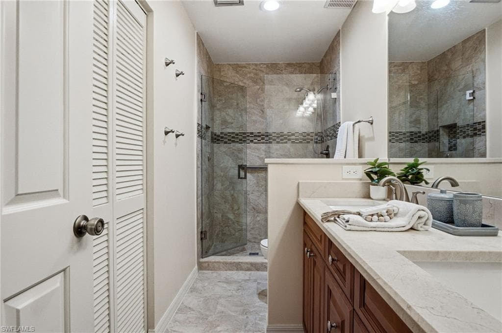 221 Fox Glen DR 2302-22
