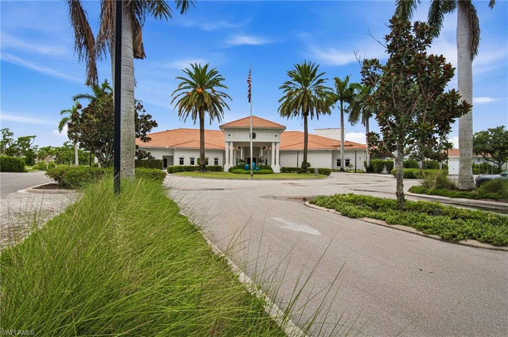 221 Fox Glen DR 2302-32