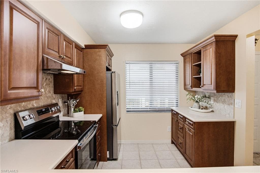 221 Fox Glen DR 2302-9