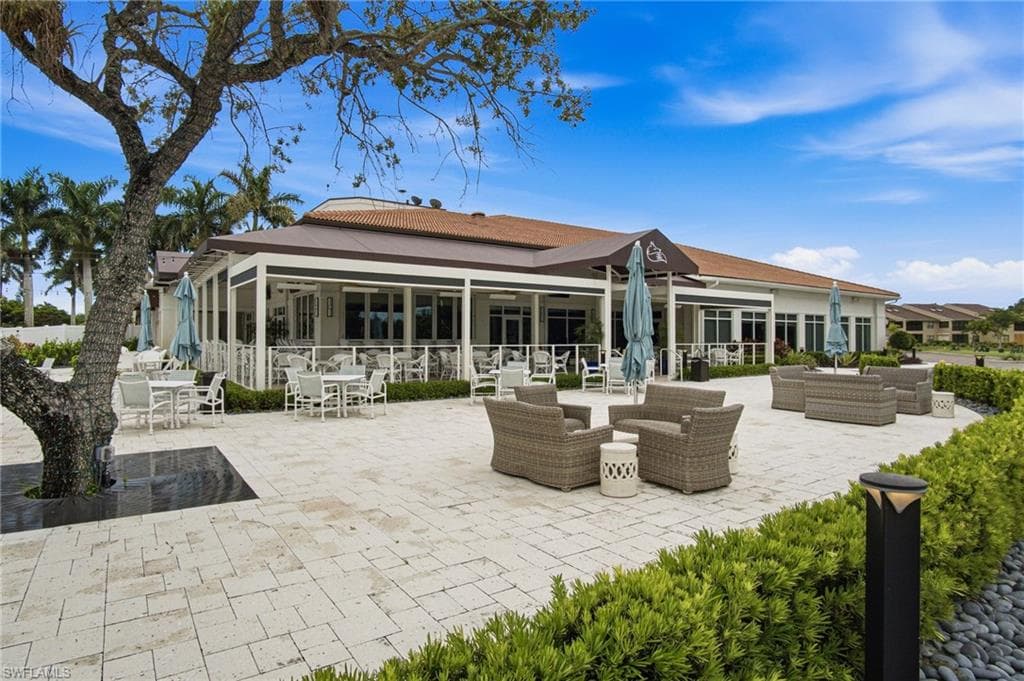 221 Fox Glen DR 2302-37