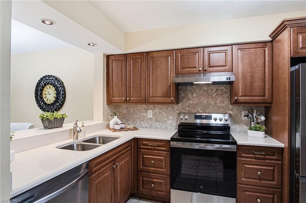 221 Fox Glen DR 2302-8
