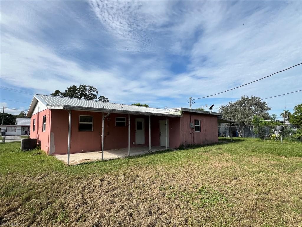 311 W El Paso AVE-2