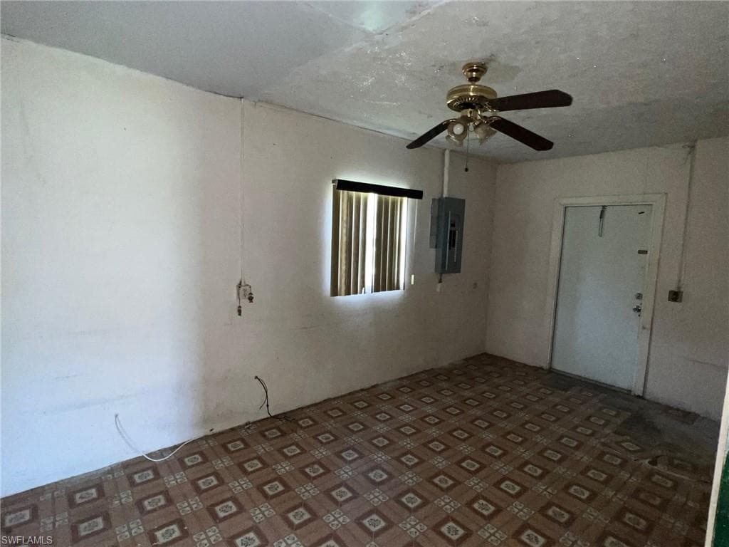 311 W El Paso AVE-6
