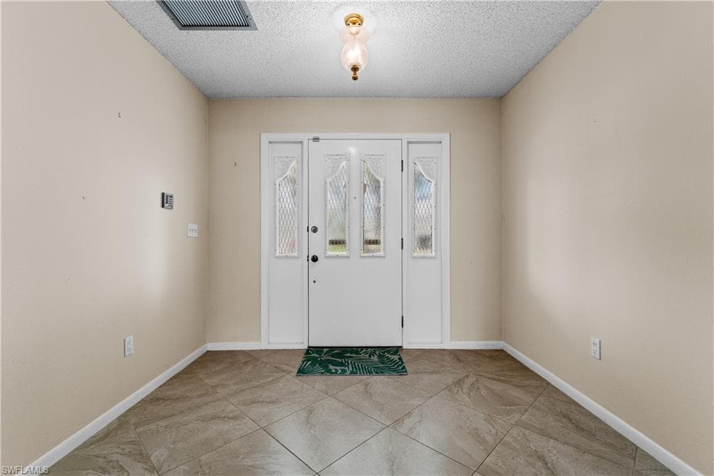 1238 N Brandywine CIR-2