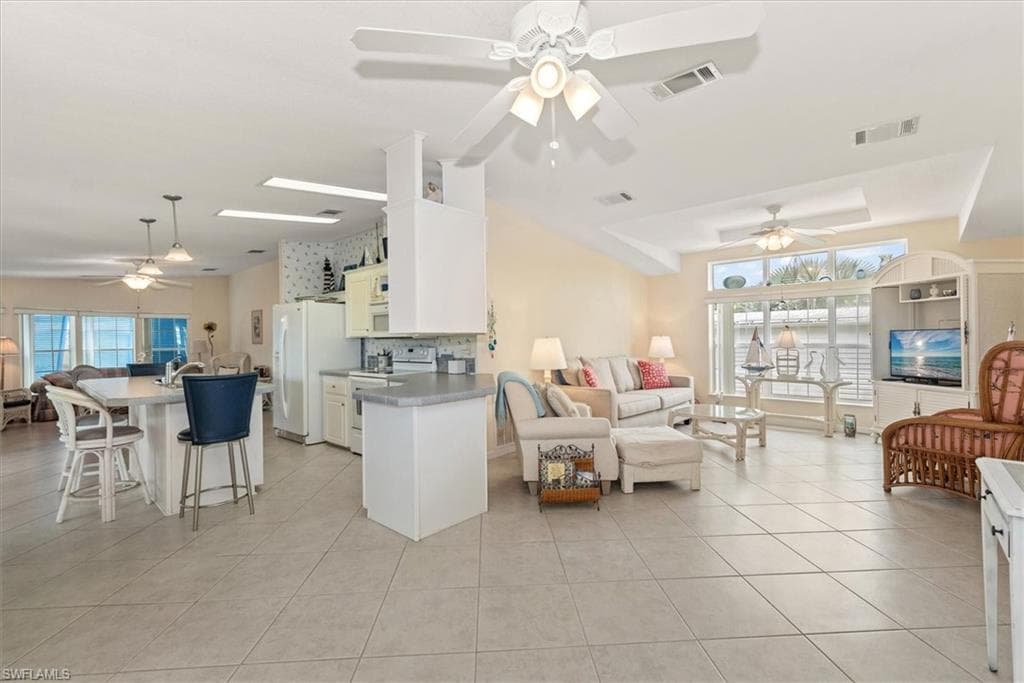 244 Daisy AVE-6