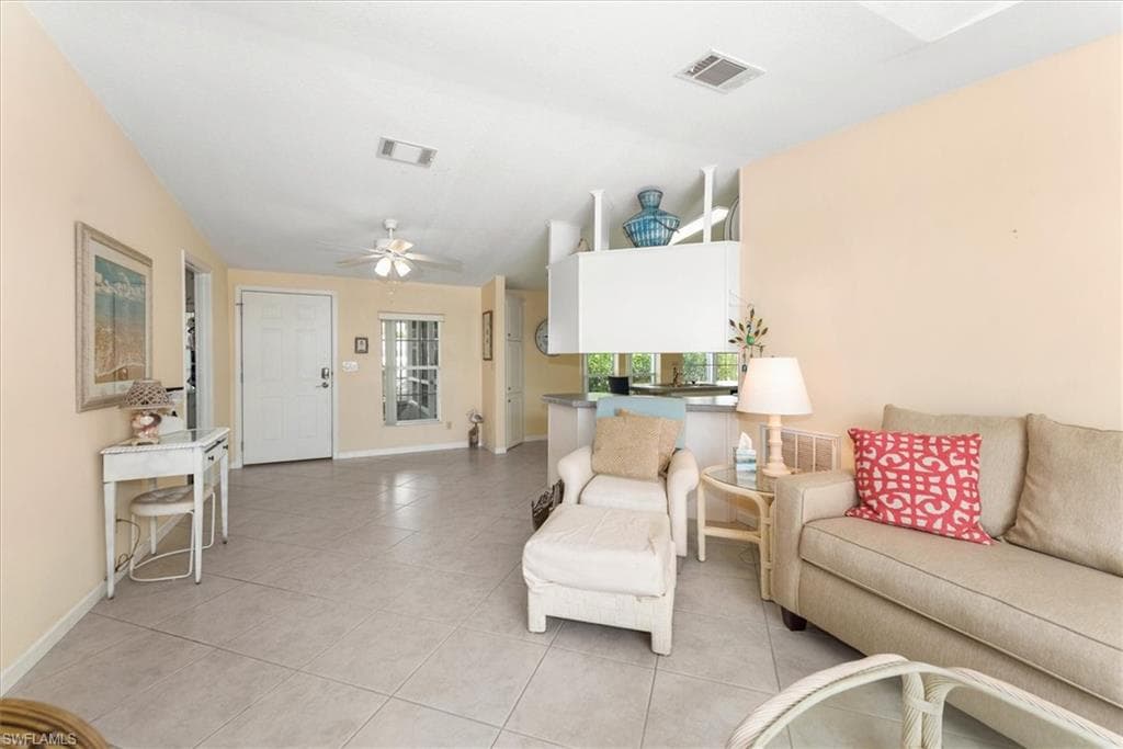 244 Daisy AVE-11