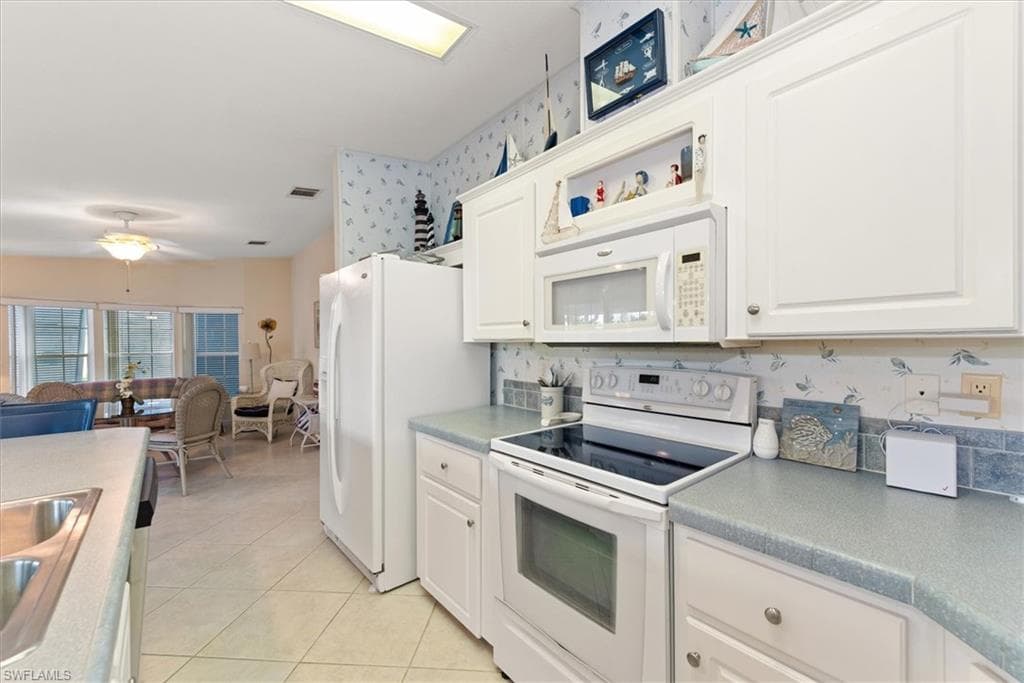 244 Daisy AVE-8