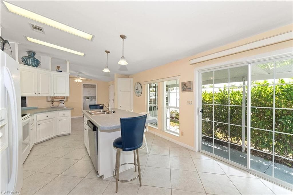244 Daisy AVE-10