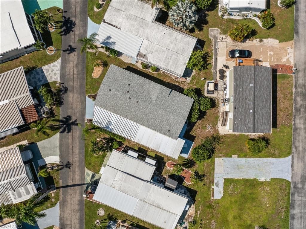 244 Daisy AVE-33