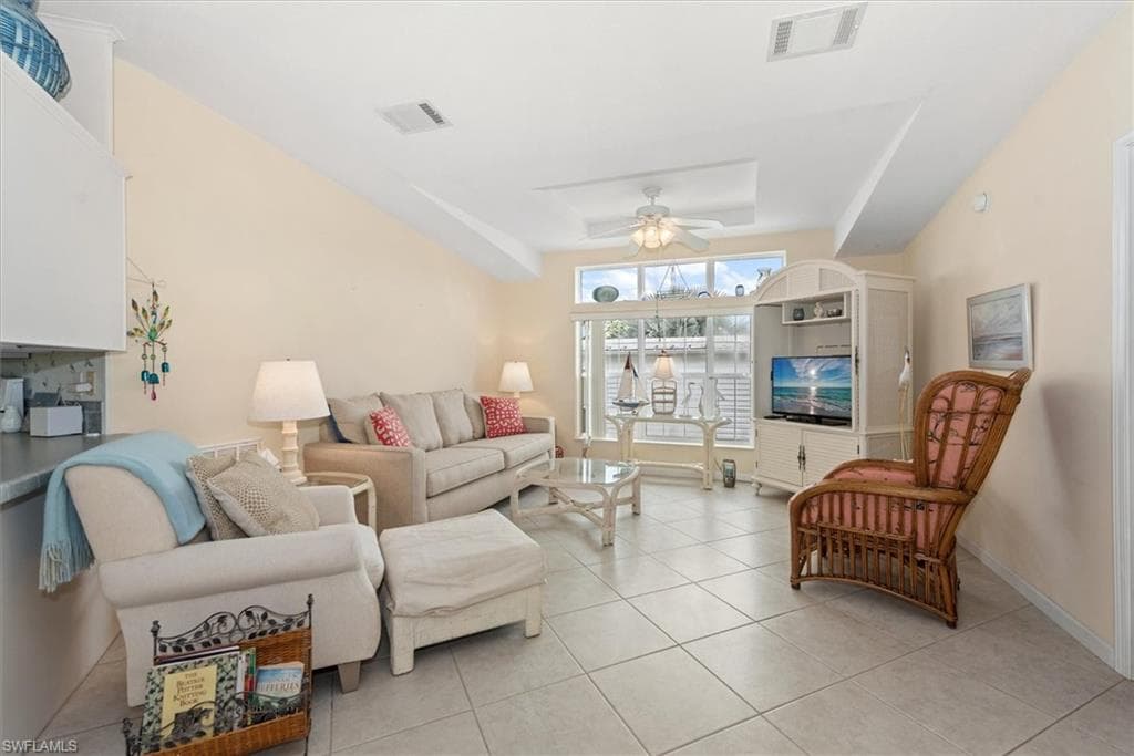 244 Daisy AVE-11