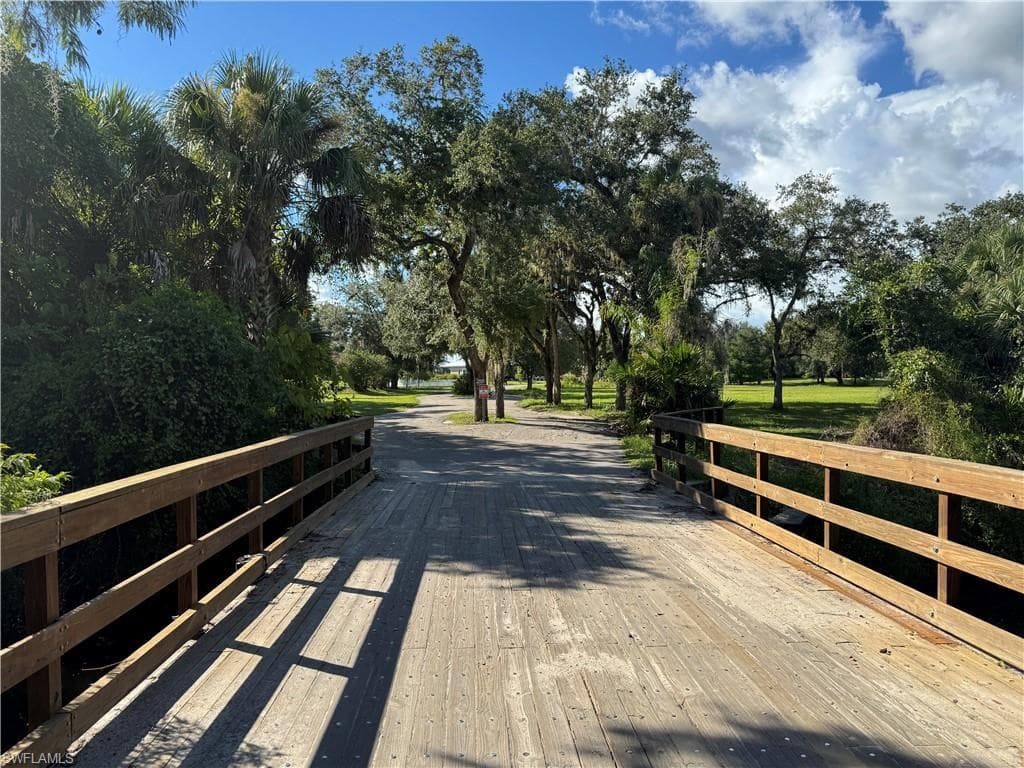 18901 Bridge Wood CT-11
