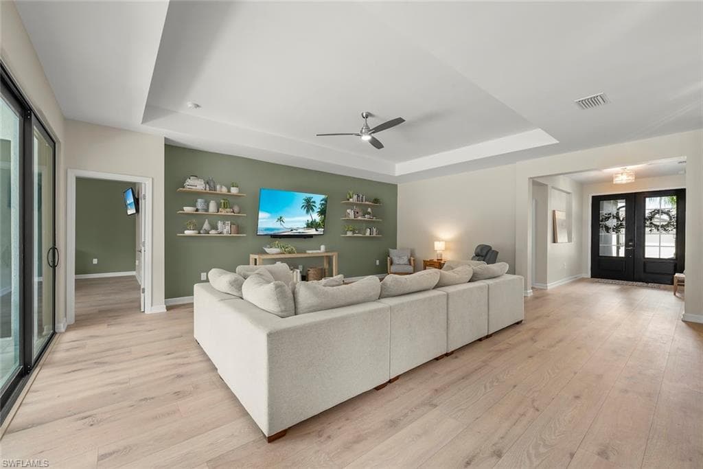 19070 Hinkley DR-7